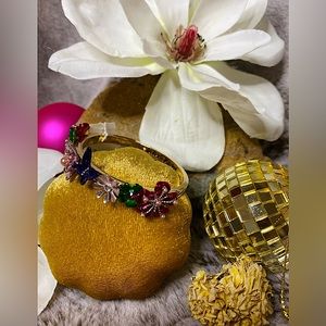 HOLIDAY SPECAIL -New betsey Johnson Metal to petal hinged bracelet